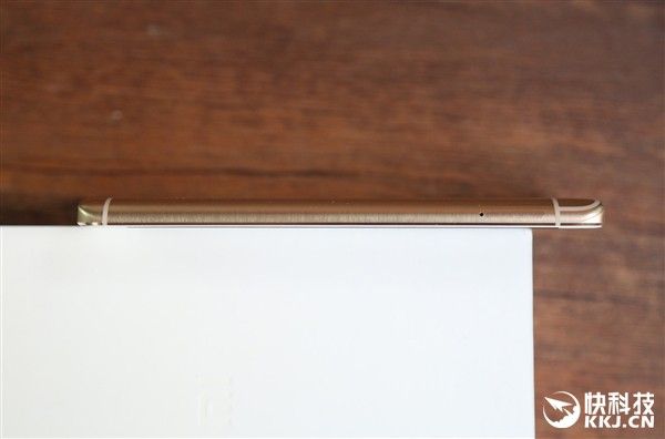 gizchina.es_wp_content_uploads_2016_09_Xiaomi_Mi5S_16.jpg