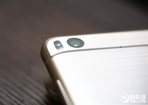 gizchina.es_wp_content_uploads_2016_09_Xiaomi_Mi5S_41.jpg