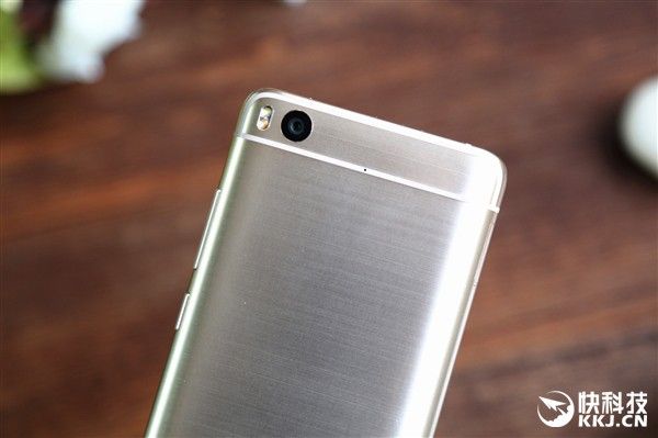 gizchina.es_wp_content_uploads_2016_09_Xiaomi_Mi5S_61.jpg