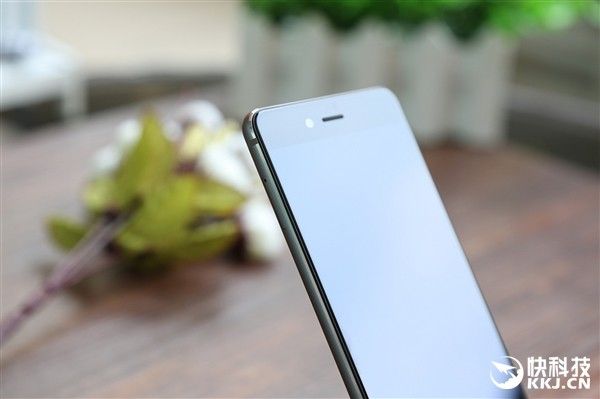 gizchina.es_wp_content_uploads_2016_10_nubia_z11_mini_s_012.jpg