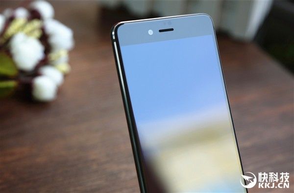 gizchina.es_wp_content_uploads_2016_10_nubia_z11_mini_s_03.jpg