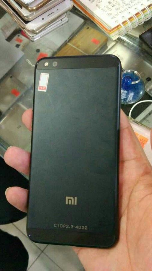 gizchina.es_wp_content_uploads_2016_10_xiaomi_mi_note_2_1.jpg