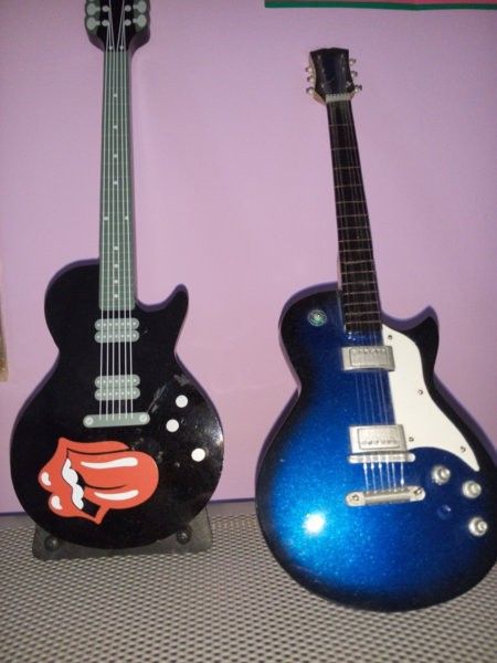 guitarra con.jpg