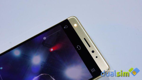 huawei-mate-s-front-facing-flash.jpg