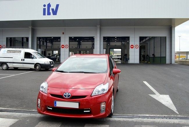 i.blogs.es_103785_toyota_prius_itv_650_1200.jpg