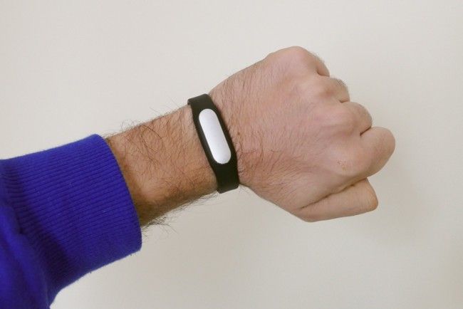 i.blogs.es_726112_miband_1s_6_650_1200.jpg