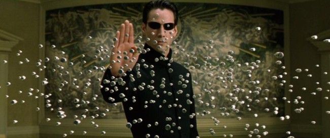 i.blogs.es_747b9c_neo_stops_bullets_2_650_1200.jpg