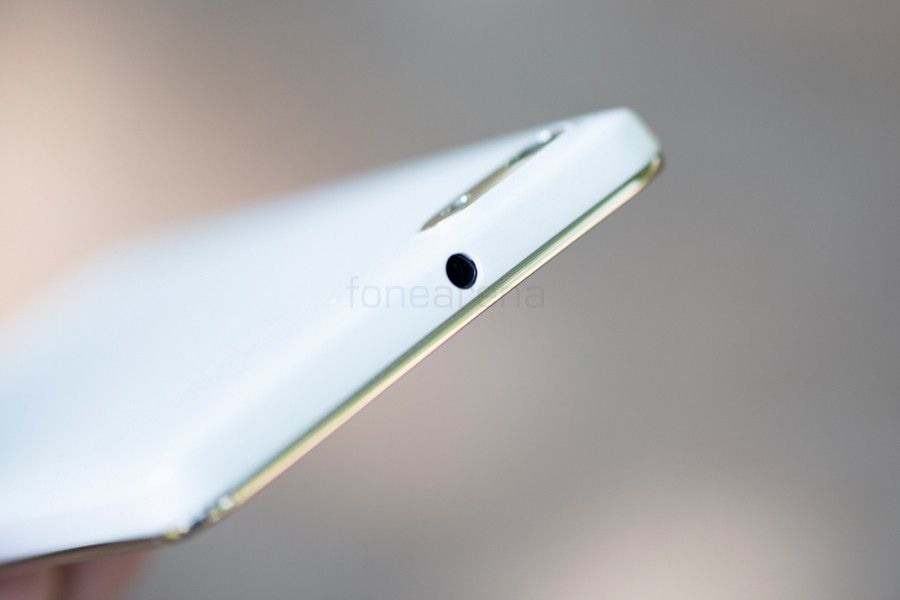 images.fonearena.com_blog_wp_content_uploads_2015_05_honor_4c_audiojack.jpg