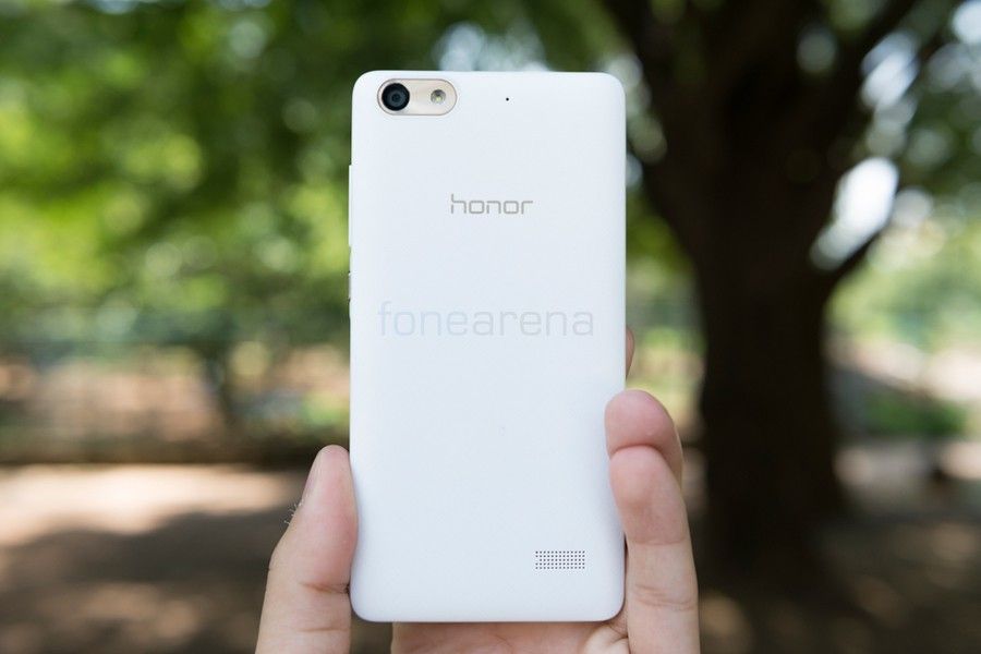 images.fonearena.com_blog_wp_content_uploads_2015_05_honor_4c_back.jpg