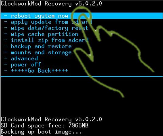 img22.imageshack.us_img22_2586_clockworkmodrecoverytou.jpg