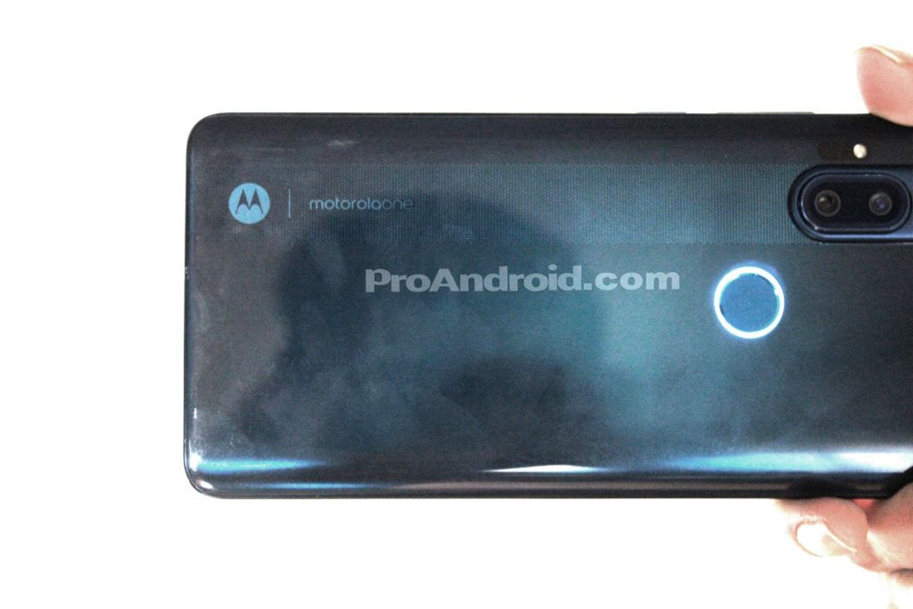 motorola-one-2019-sensor-de-huellas-1-1024x683.jpg