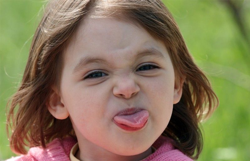 nino-sacando-la-lengua.jpg