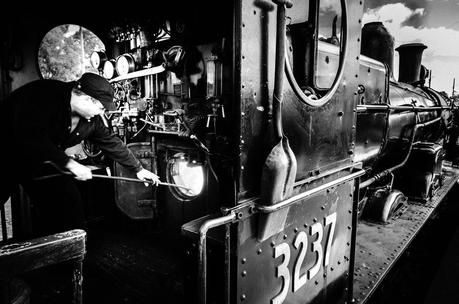 NSWGR_Locomotive_3237_Stoker.jpg