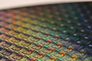 oblea-de-silicio-convertida-en-chips-300x199.jpg