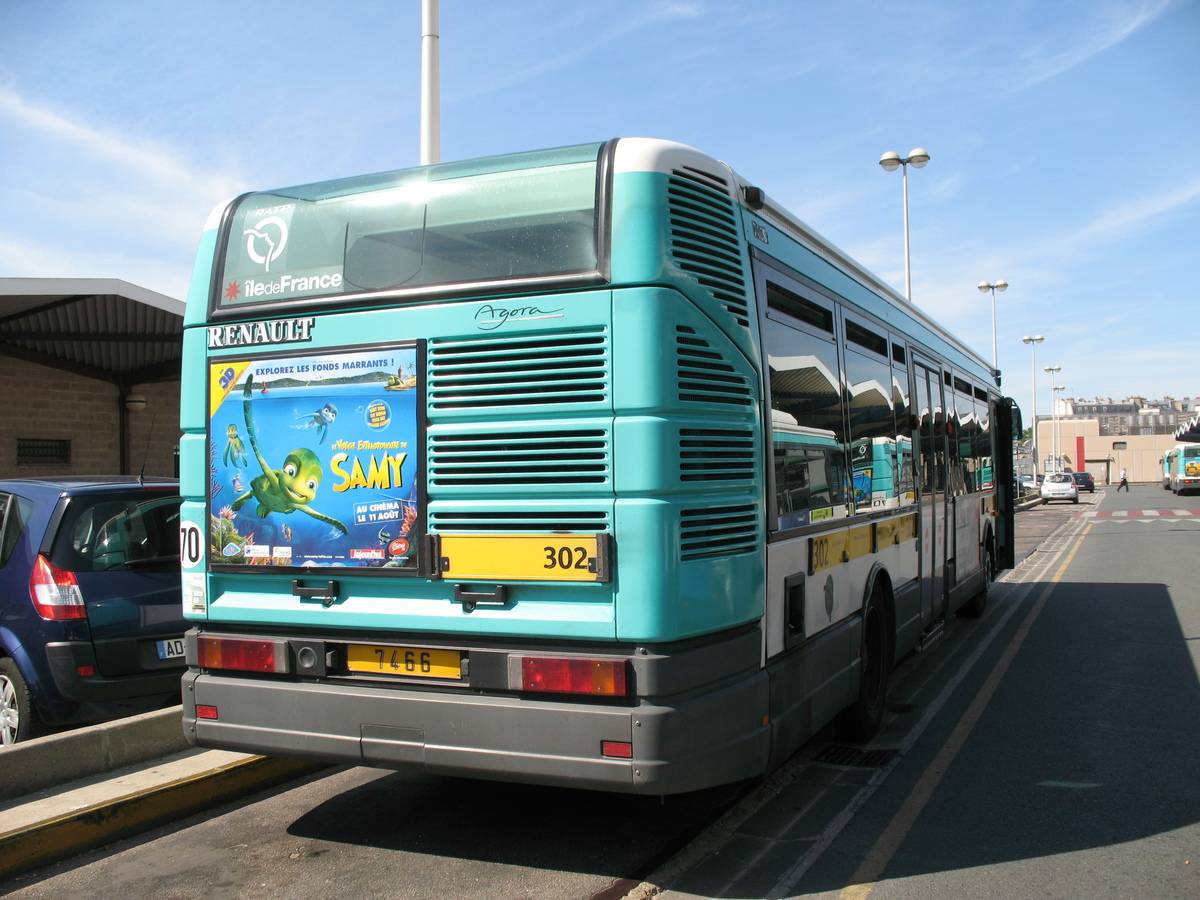RATP_Renault_Agora_S_n%C2%B07466_L302_Gare_du_Nord.jpg