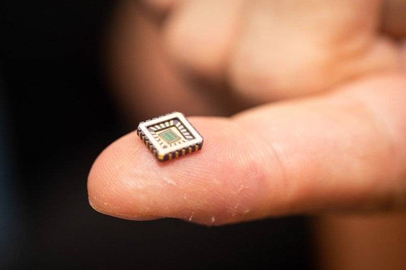 silicon-neuro-chip-1.jpg