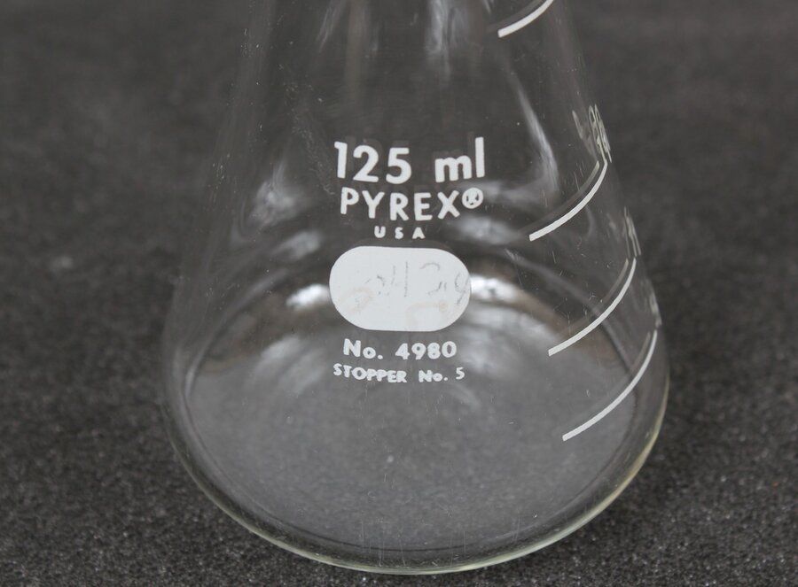 st0035370-corning-pyrex-graduated-erlenmeyer-flask-125-ml-4980-125-2.jpeg