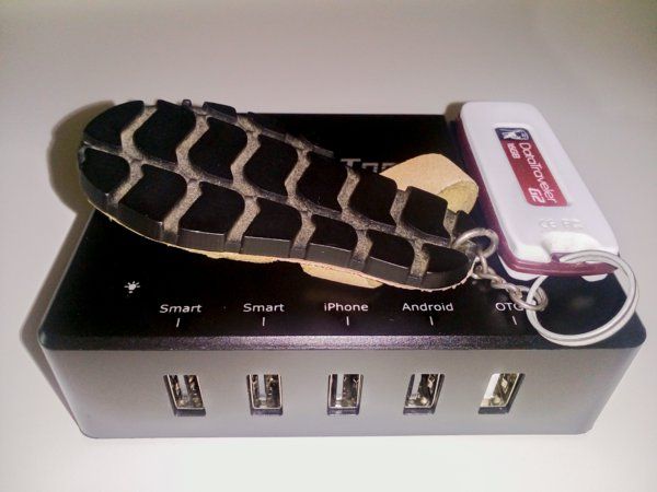 tamaño pendrive reducida.jpg