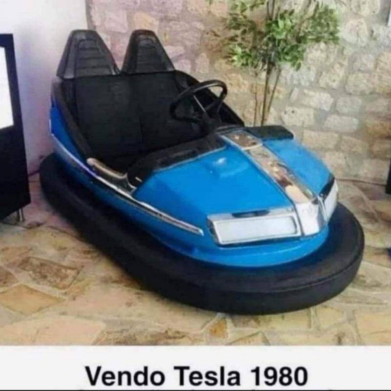 Tesla 1980 - Coche de Choque.jpg