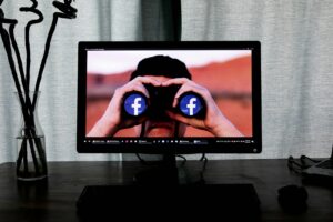 tflix-accedio-a-datos-privados-de-facebook-300x200.jpg