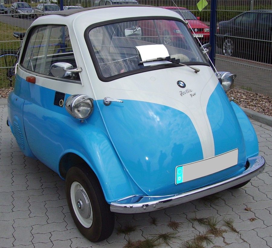 upload.wikimedia.org_wikipedia_commons_7_7f_BMW_Isetta_300.jpg