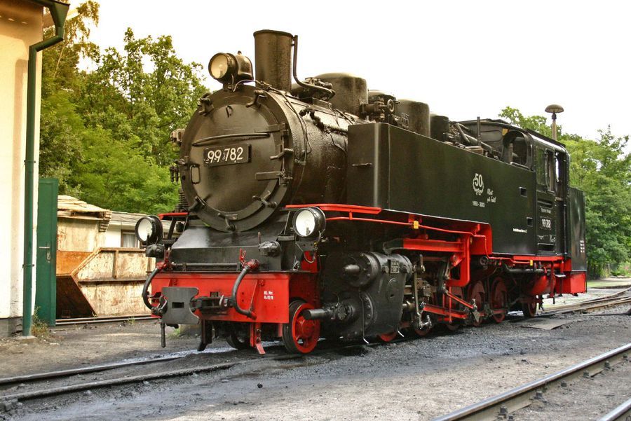 upload.wikimedia.org_wikipedia_commons_c_c9_DB_narrow_gauge_2_10_2T_no._99_782.jpg