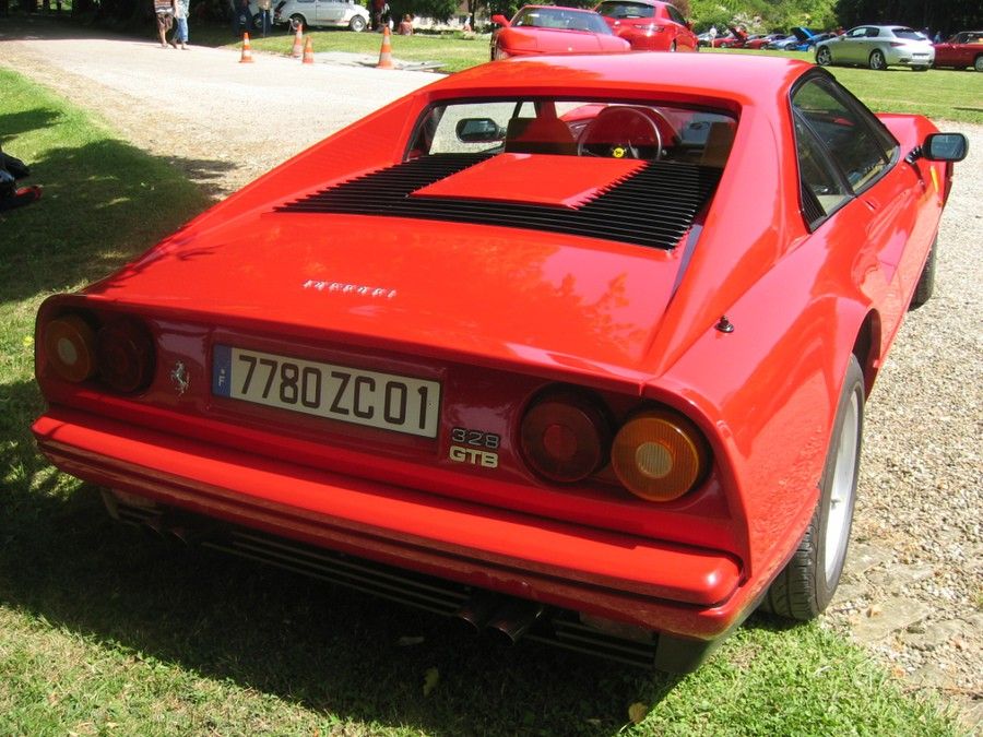 upload.wikimedia.org_wikipedia_commons_e_eb_Ferrari_328_002.jpg