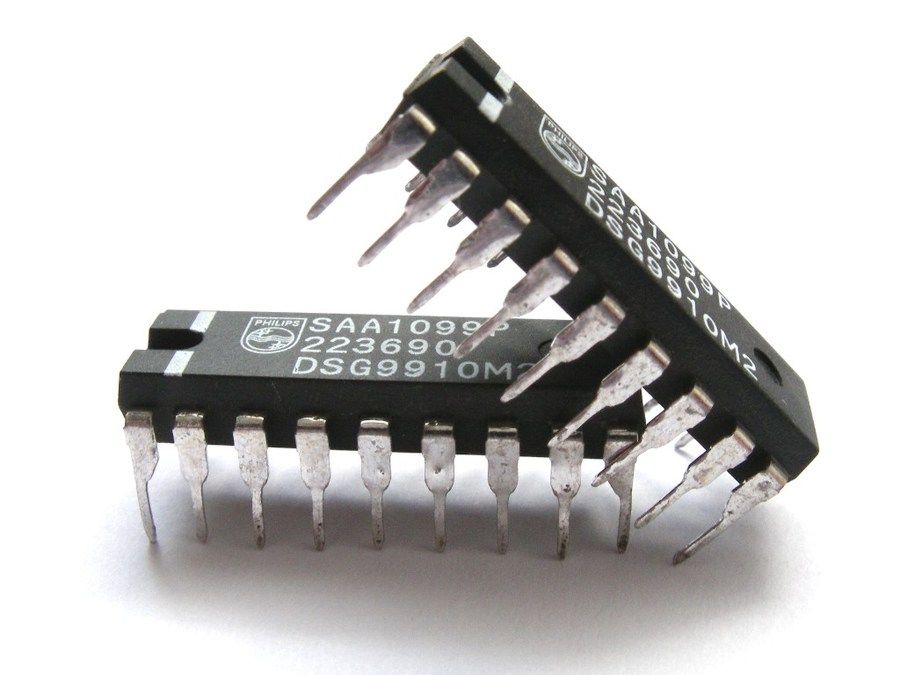 velesoft.speccy.cz_samcoupe_saa1099_saa1099_4.jpg