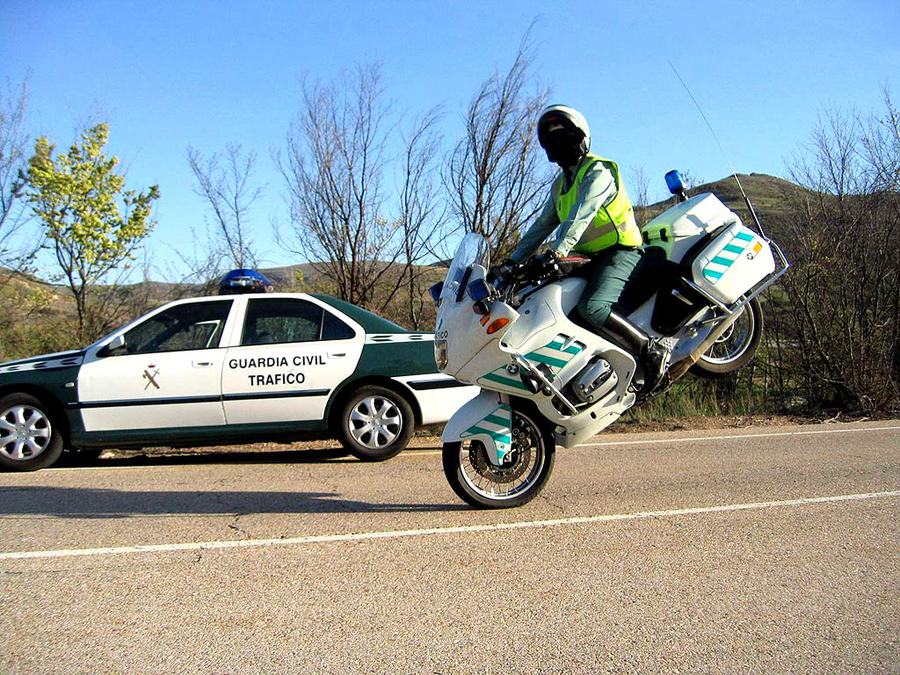 www.autocity.com_img_actualidad_galerias_La_La_Guardia_Civil__todo_un_ejemplo_3061_3.jpg