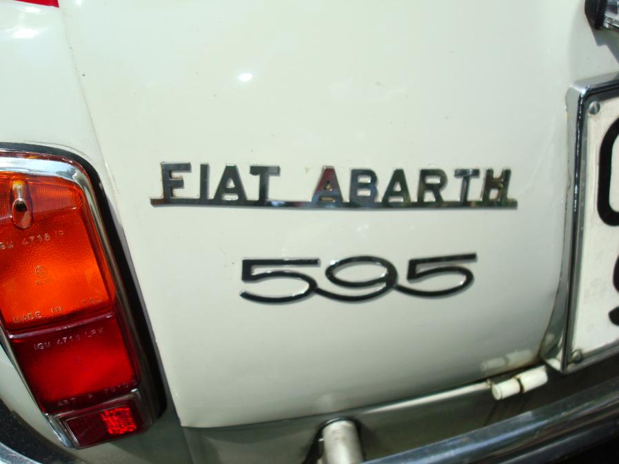 www.autopasion18.com_IMAGENES_LINKS_DE_INTERES_EVENTOS_20090606_MAN049_Fiat_20Abarth_20595_01.jpg