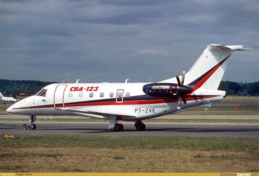 www.aviationcorner.net_public_photos_9_9_avc_00067799.jpg