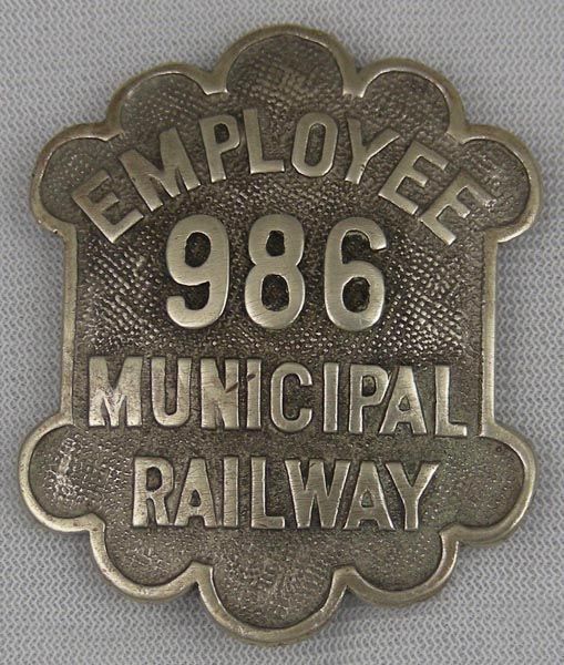 www.cablecarmuseum.org_Badges_images_BadgeSFMuniEmp986_906.jpg