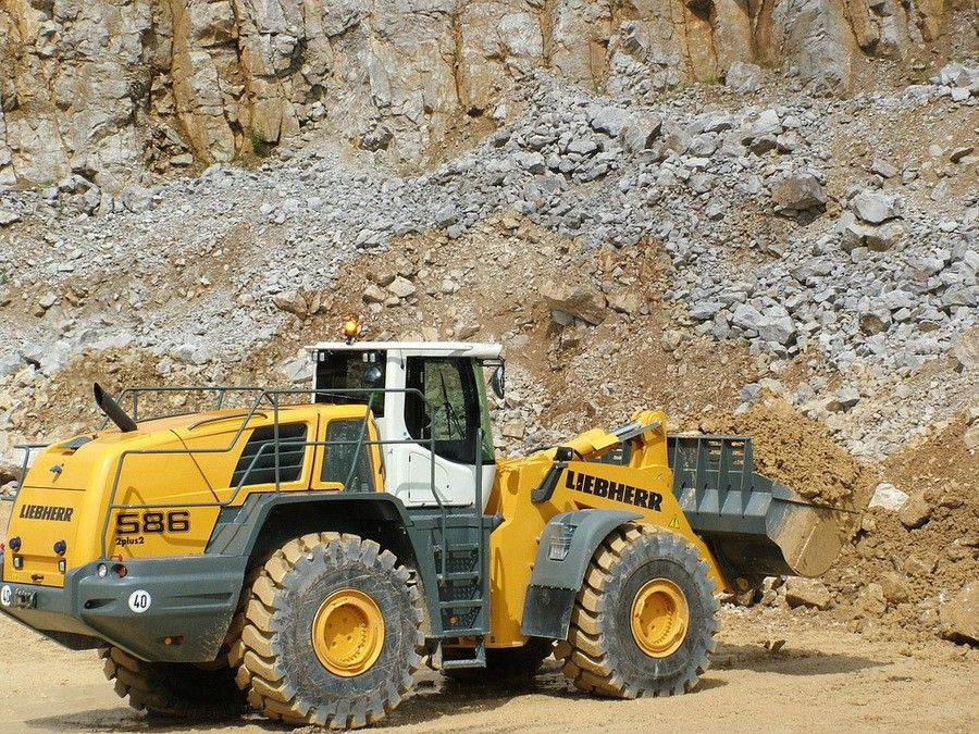 www.carsbase.com_photo_Liebherr_L_586_mp591_pic_53968.jpg