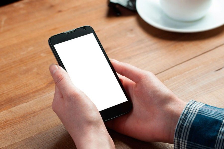 www.elandroidelibre.com_wp_content_uploads_2015_11_smartphone_cafe.jpg