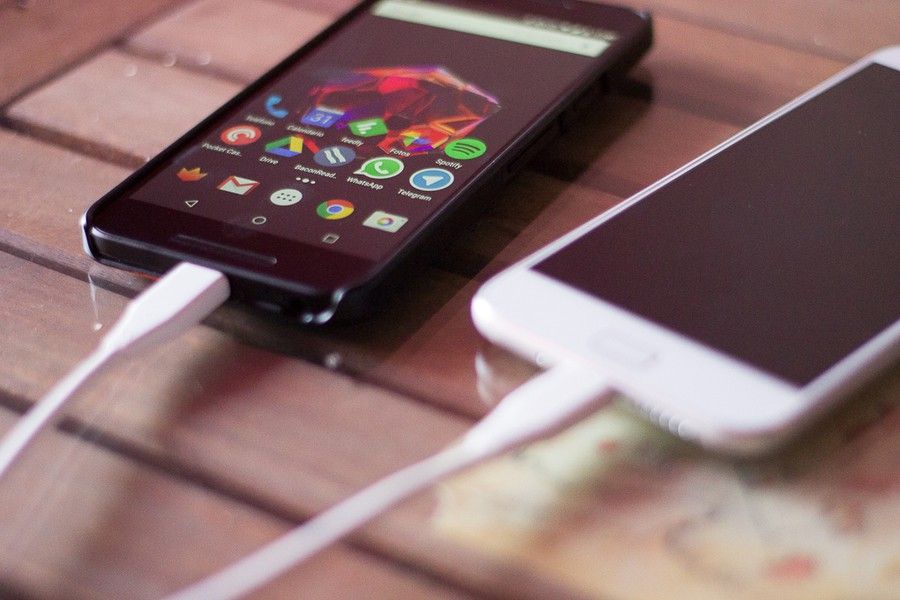 www.elandroidelibre.com_wp_content_uploads_2015_12_nexus_5x_zuk_z1_usb_c_carga.jpg