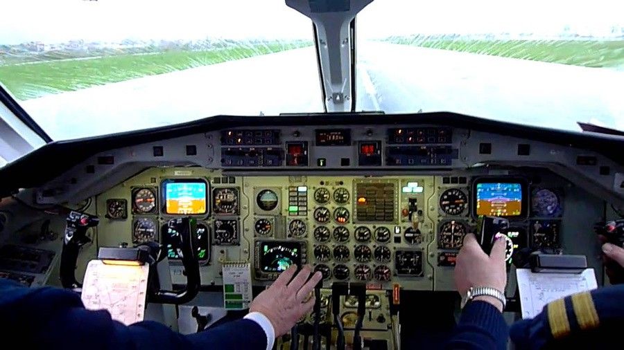 www.elandroidelibre.com_wp_content_uploads_2016_06_Cabina_avion.jpg