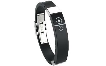www.geekologie.com_2007_12_11_bluetooth_bracelet.jpg