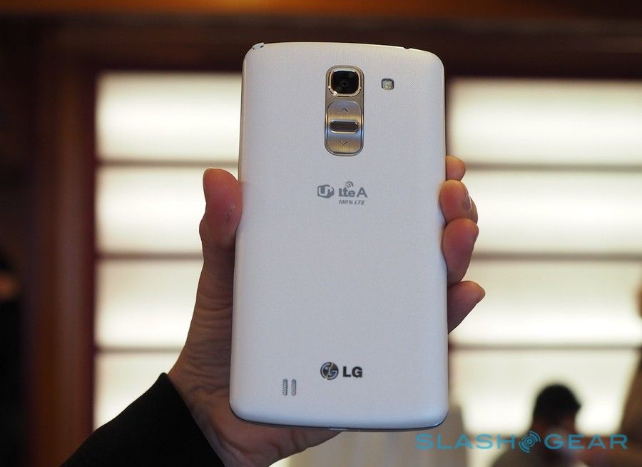 www.slashgear.com_wp_content_uploads_2014_02_lg_g_pro_2_hands_on_sg_4.jpg