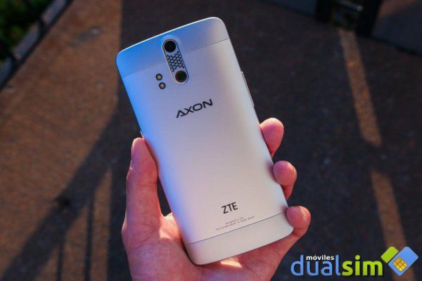 ZTE-Axon-Phone-1-840x560.jpg