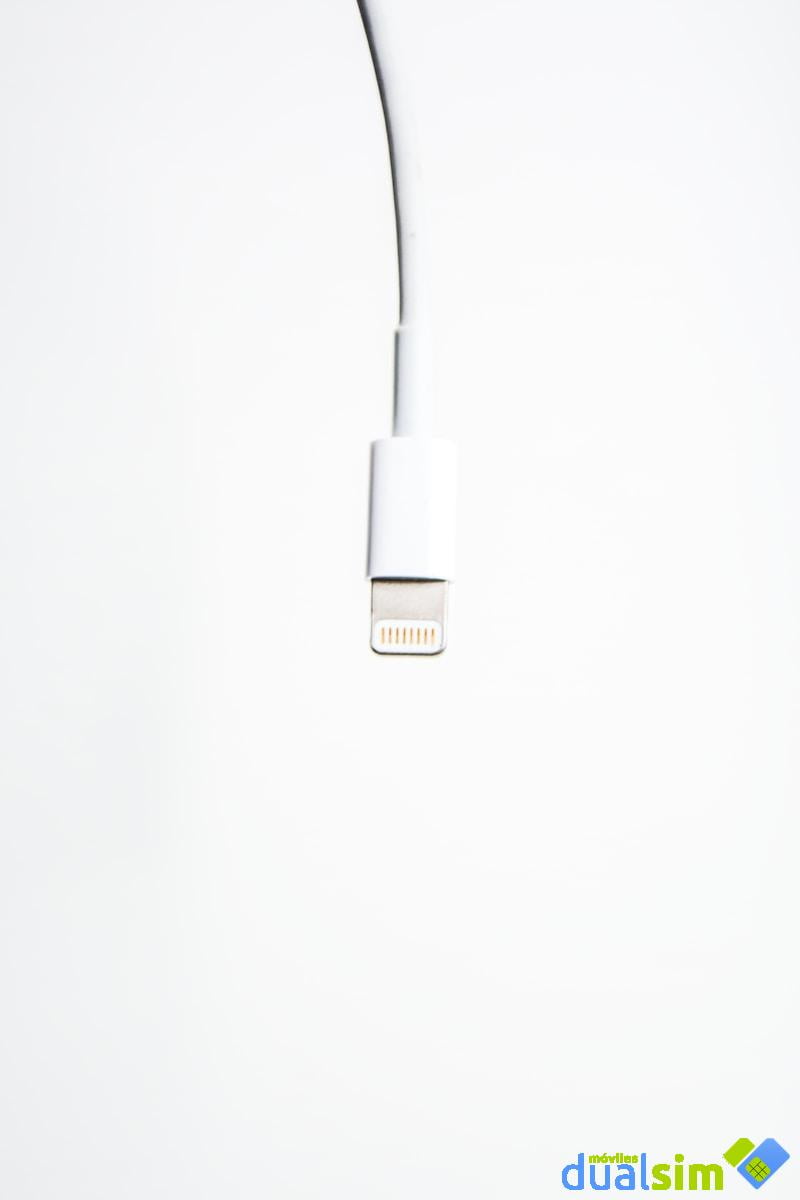 iPhone cable