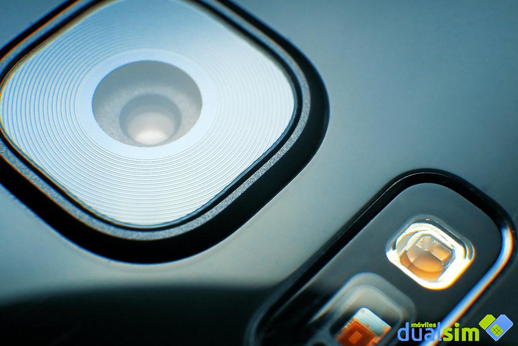 Por qué el sensor de la cámara de los móviles es pequeño mientras el de las DSLR es grande