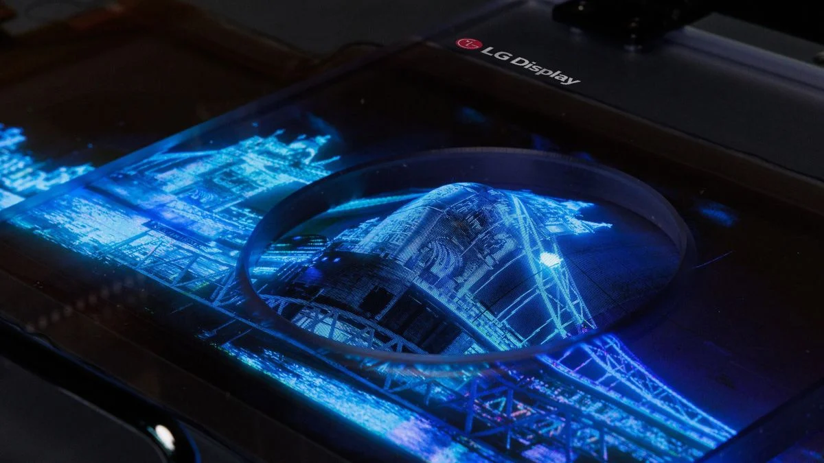 LG presenta su innovadora pantalla elástica que se amplía de 12 a 18 pulgadas en colores vibrantes