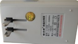 Big-LCD-Universal-Charger-Leg-View1.jpg