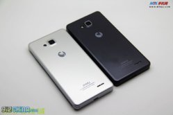 official-jiayu-g3-production-model-black-and-silver-rear.jpg