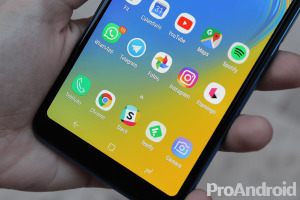 samsung-galaxy-a7-2018-detalle-pantalla.png