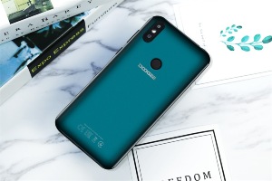 DOOGEE-Y8-4G-Smartphone-4.jpg