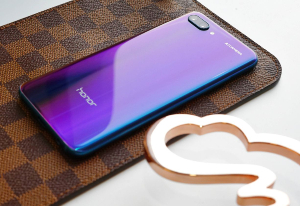 Honor-10.jpg