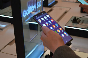 Galaxy-S10-2.jpg