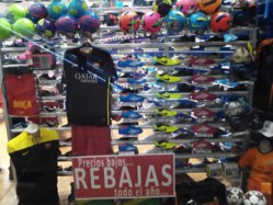 interiorcentrocomercialmuyiluminado2.jpg