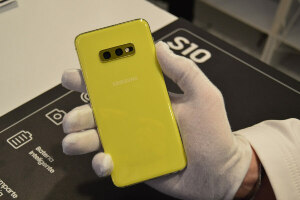 Galaxy-S10e-3.jpg